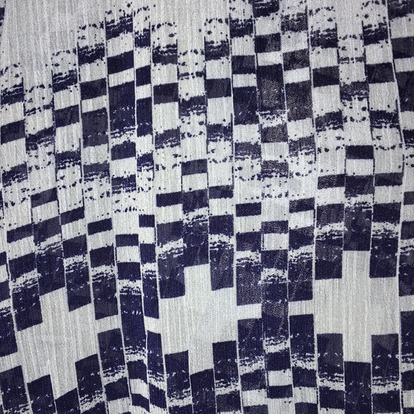 Shirt - Picture 4 of 4